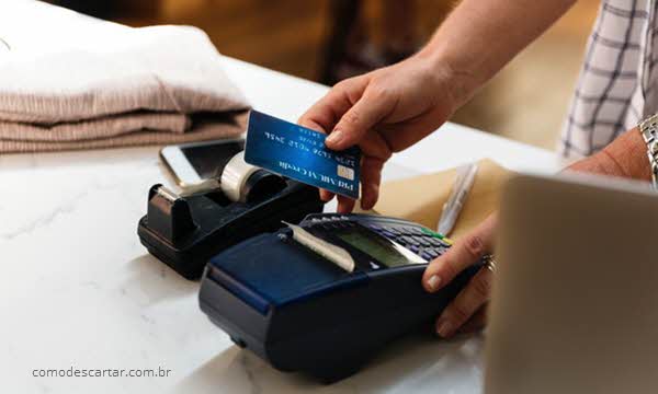 Como descartar comprovante de cartão de crédito e débito