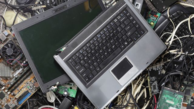 Como descartar resíduos eletrônicos corretamente
